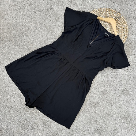 Express Women’s V-Neck Romper Shorts Chiffon Keyhole Back in Black 12 - Picture 1 of 14